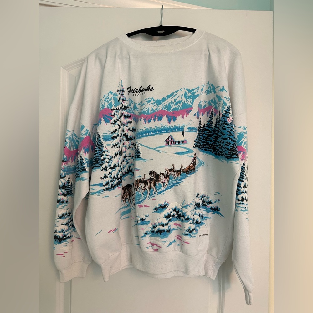 Vintage 90’s Lifestyles Sweatshirt. Fits like a men’s size Large